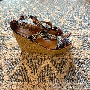CHARLOTTE RUSSE Women’s Size 10 Floral Patterned Natural Wedges